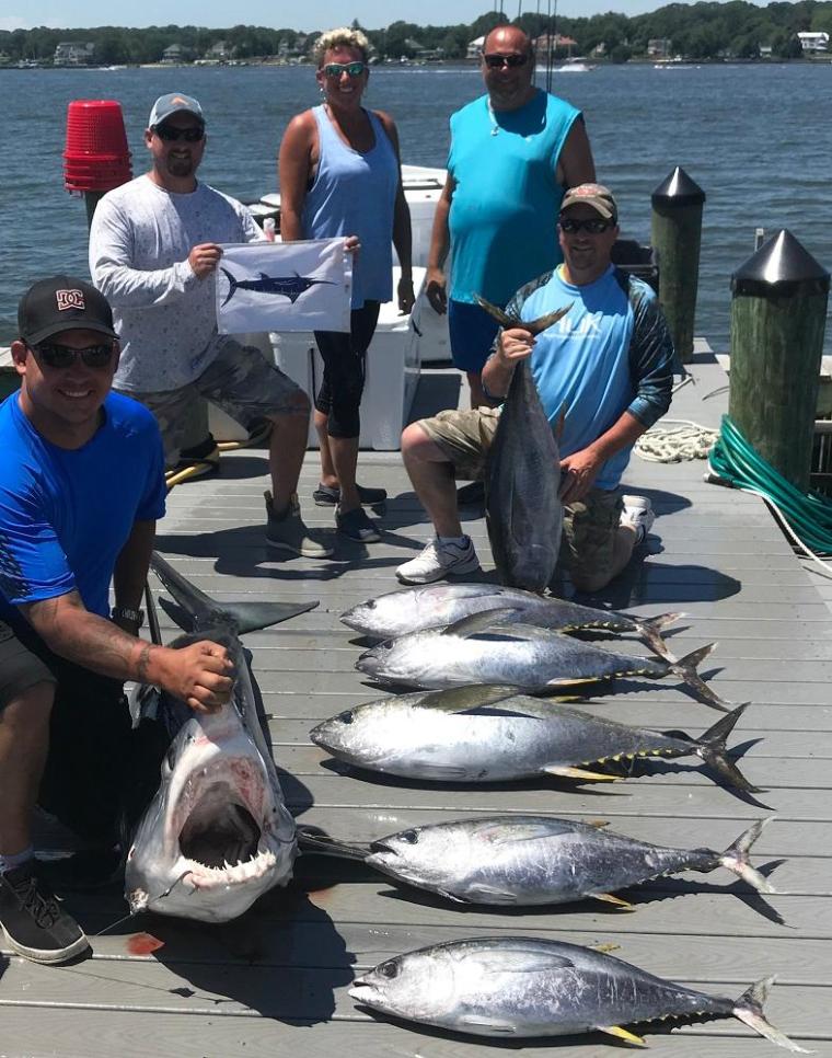 84-inch mako on troll